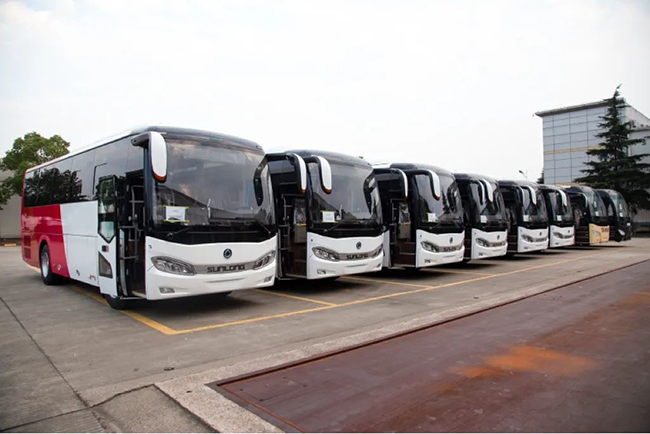 適配無(wú)界，實(shí)力出圈！申龍商用車以創(chuàng)新技術(shù)征服全球復(fù)雜環(huán)境