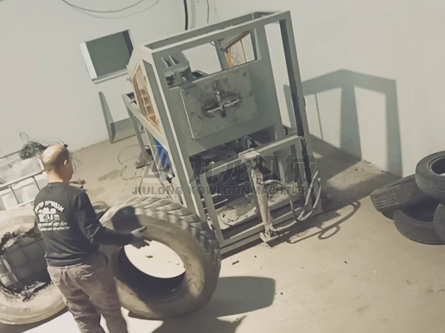 以色列拉絲機(jī)現(xiàn)場(chǎng)